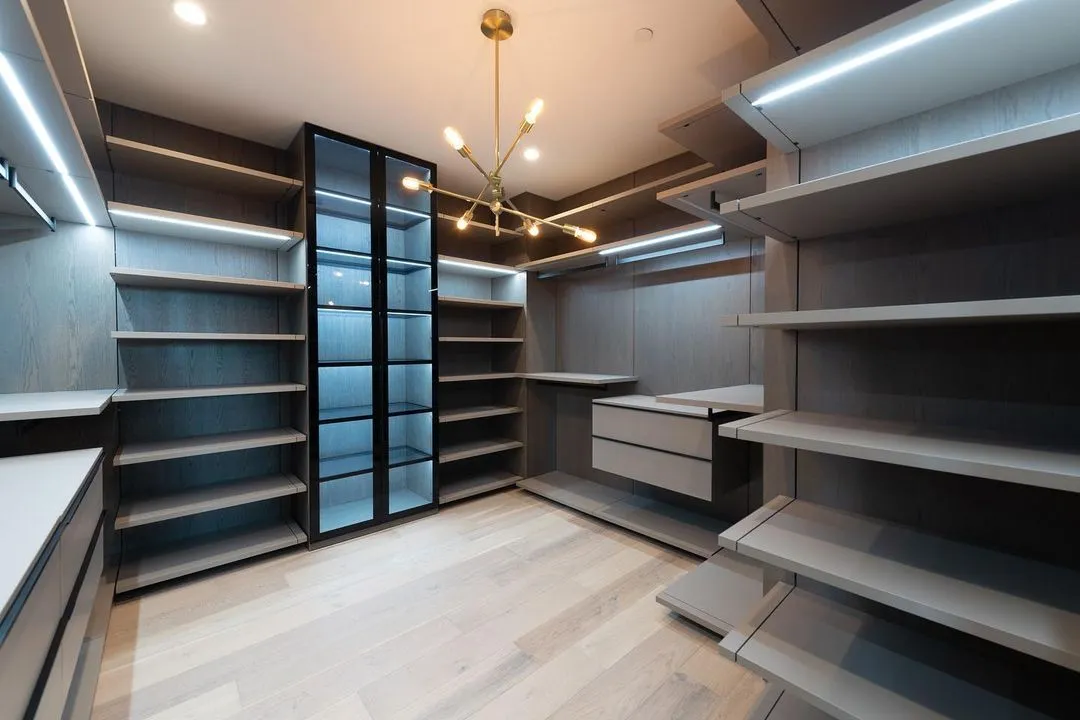 Walk In Closet Room