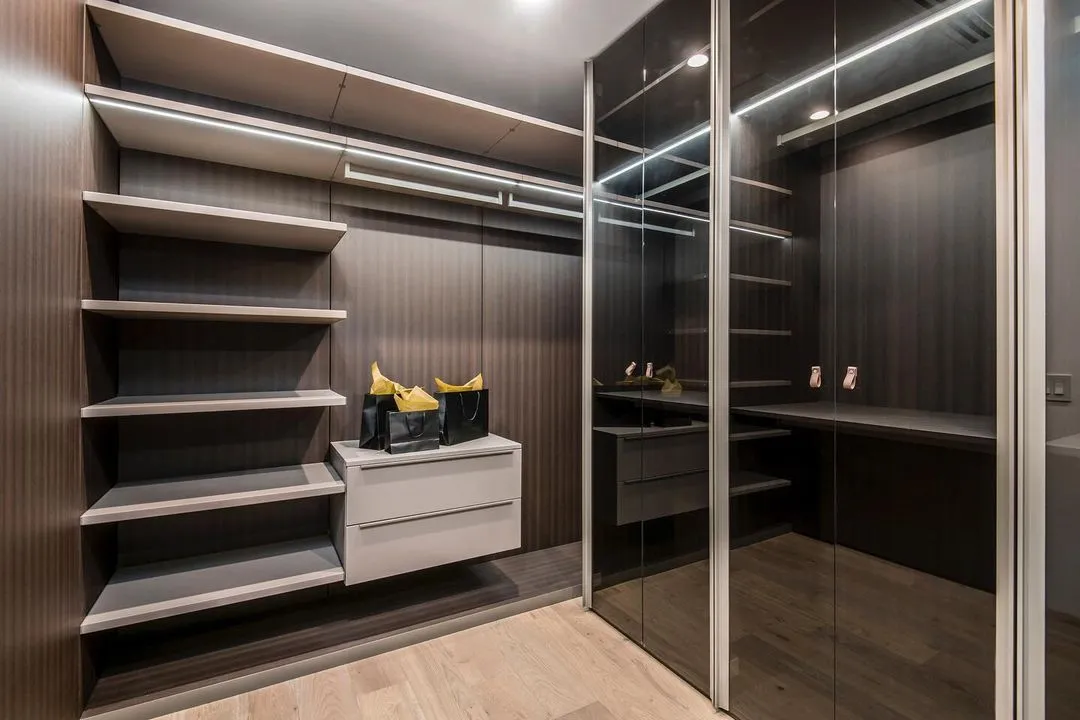 Walk In Closet Room